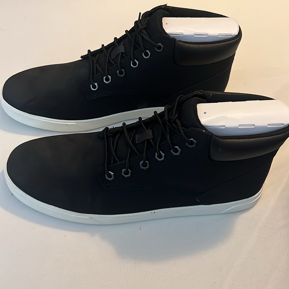 Timberland Groveton Chukka Boots. Men’s size 10. Black leather/fabric